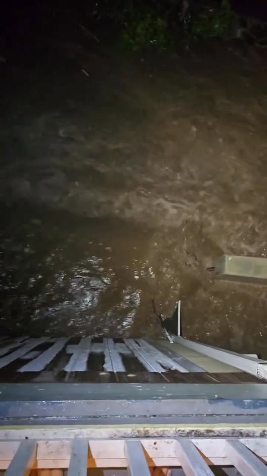 FLOOD ADVISORY - Keala Road, Hauula | Stolen Stuff Hawaii