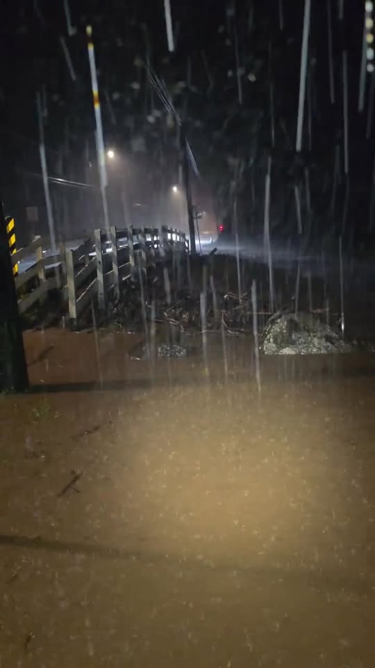 FLOOD WARNING - Waiahole, Oahu | Stolen Stuff Hawaii