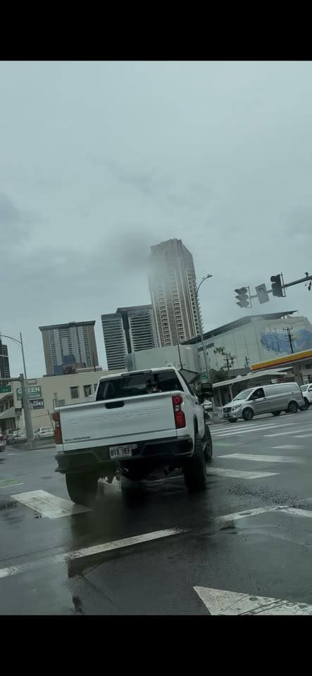 ROAD RAGE - Ward Avenue and Queen Street, Honolulu | Stolen Stuff Hawaii