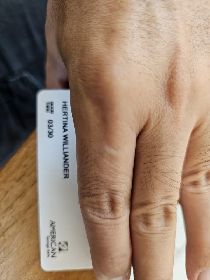 FOUND ITEM - Kahala Mall, Honolulu, Oahu | Stolen Stuff Hawaii