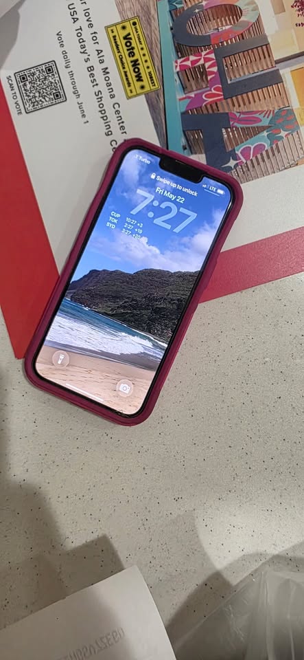 FOUND ITEM - Ala Moana Food Court, near L&L and Steak Teppei, Honolulu, Oahu | Stolen Stuff Hawaii