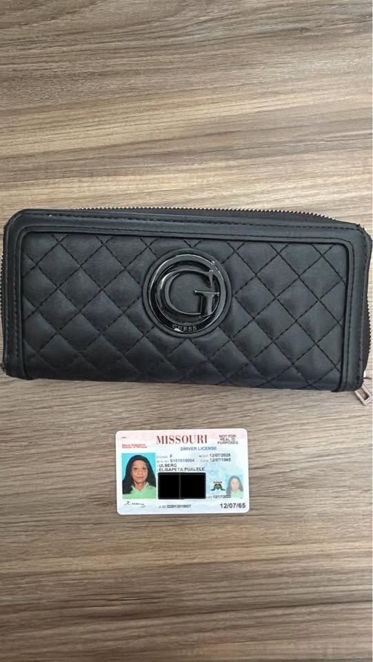 FOUND ITEM - Waimalu Plaza, Aiea, Oahu | Stolen Stuff Hawaii