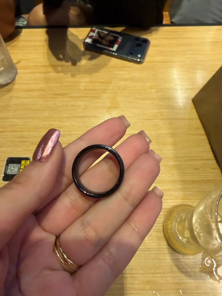 FOUND ITEM - Buffalo Wild Wings Kaneohe | Stolen Stuff Hawaii
