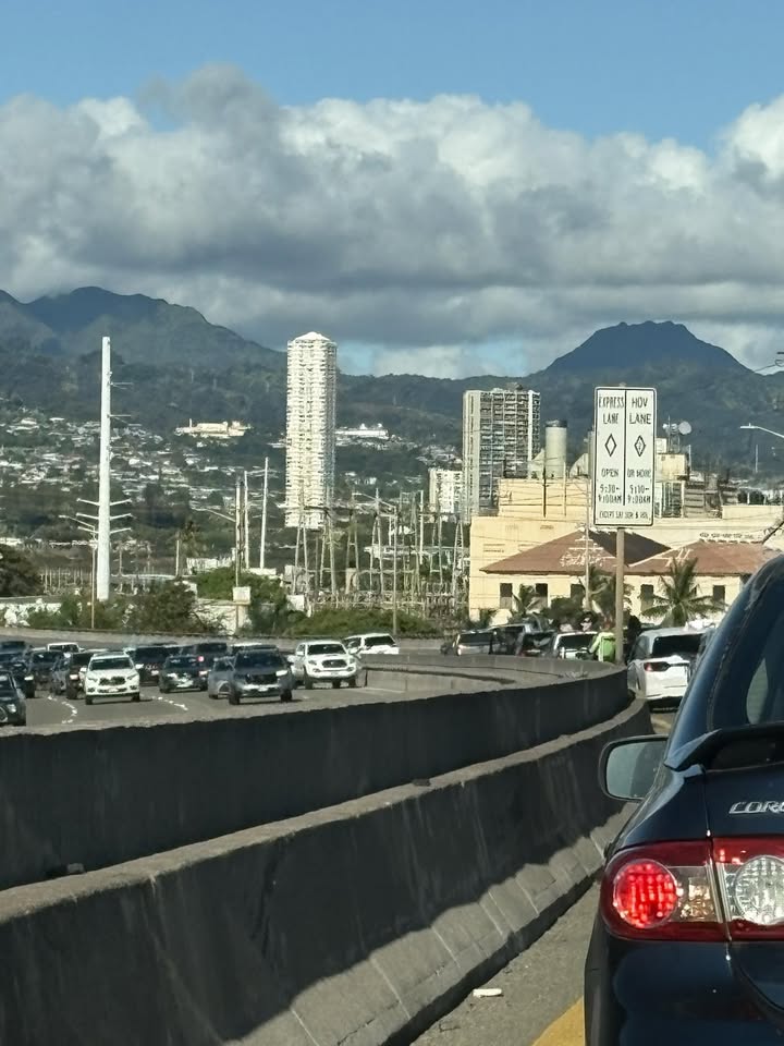TRAFFIC INCIDENT - Pearl City, Oahu | Stolen Stuff Hawaii