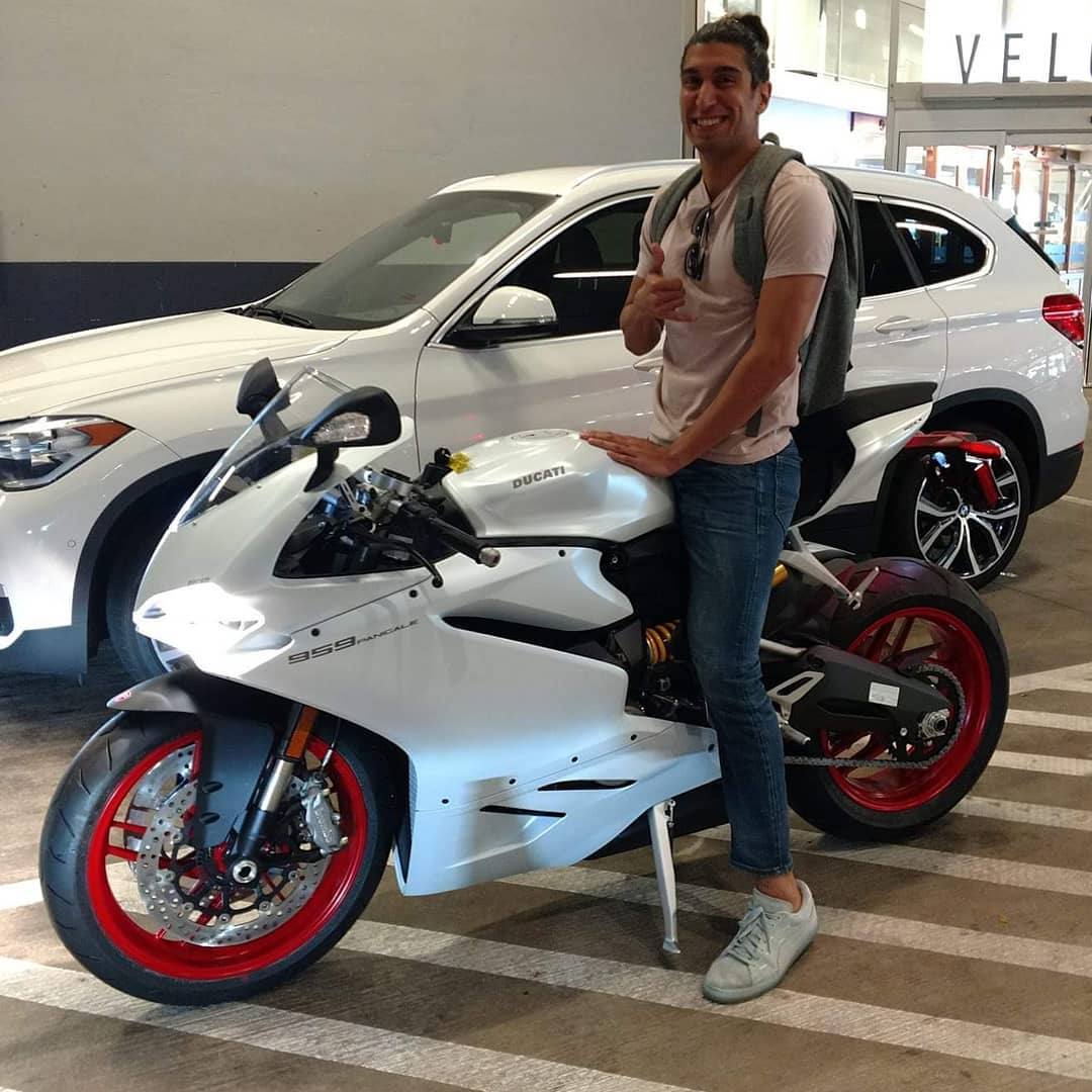 VEHICLE THEFT - Waikiki Kaiulani Avenue, Waikiki, Oahu | SSH Search