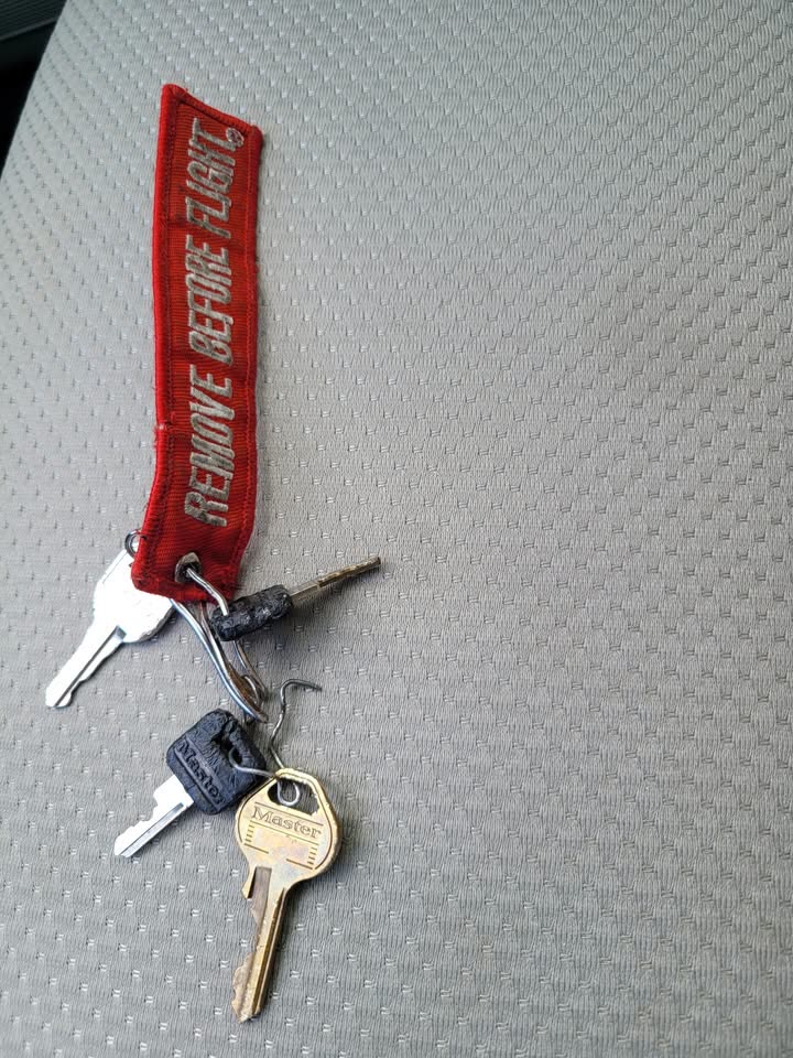 FOUND ITEM - Kapolei Parkway and Kamaaha Ave, Kapolei | SSH Search