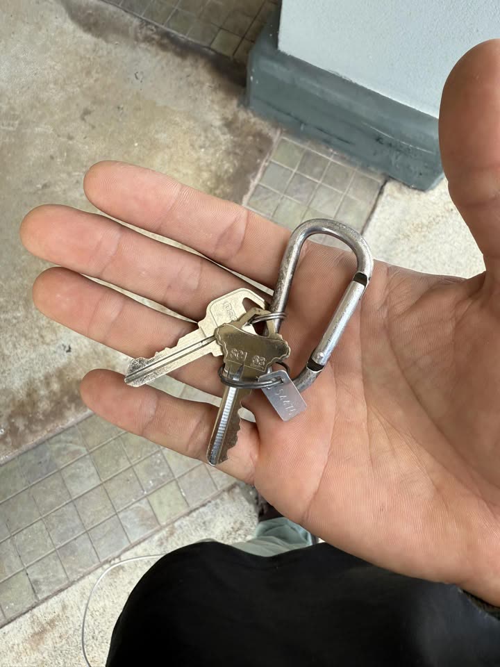 FOUND ITEM - Hawaii Kai City Mill parking lot, Honolulu, Oahu | SSH Search