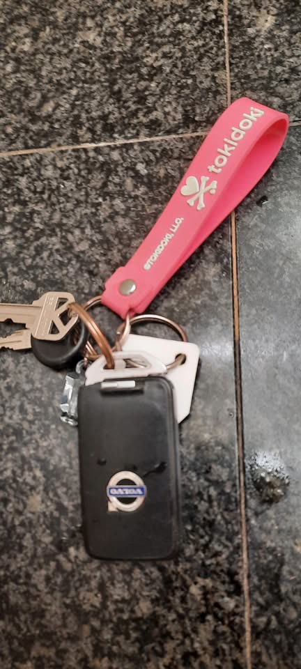 FOUND ITEM - Pearlridge, Aiea, Oahu | SSH Search