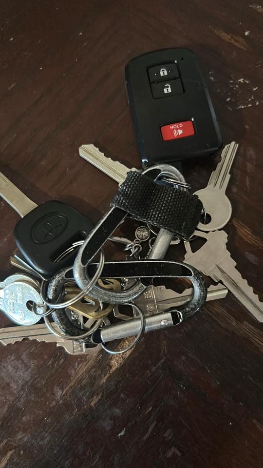FOUND ITEM - Numana Road and Holua Way, Kalihi Valley, Oahu | SSH Search