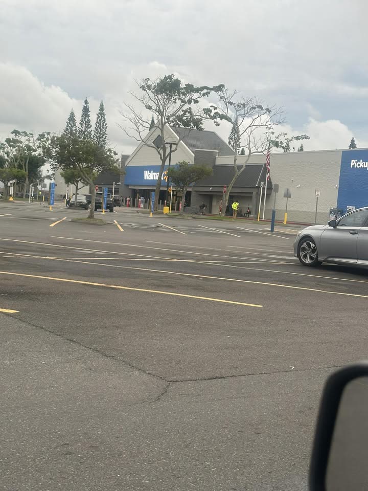 POWER OUTAGE - Mililani Walmart, Mililani, Oahu | SSH Search