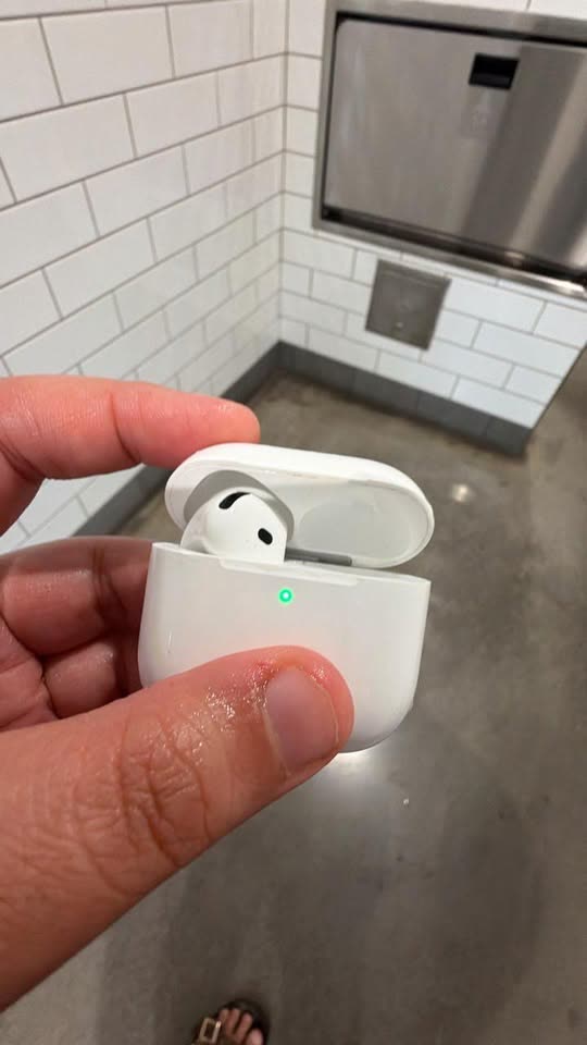 FOUND ITEM - KAPOLEI WALMART | SSH Search