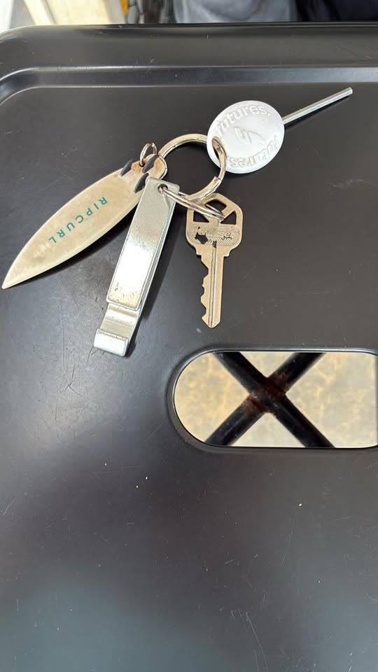 FOUND ITEM - Fort DeRussy, Waikīkī Shore Beach Service, Honolulu, Oahu | SSH Search