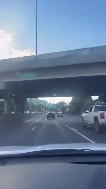 TRAFFIC INCIDENT - H1 Eastbound by Manoa exit | SSH Search