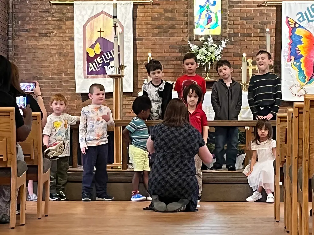 Kids Choir singing