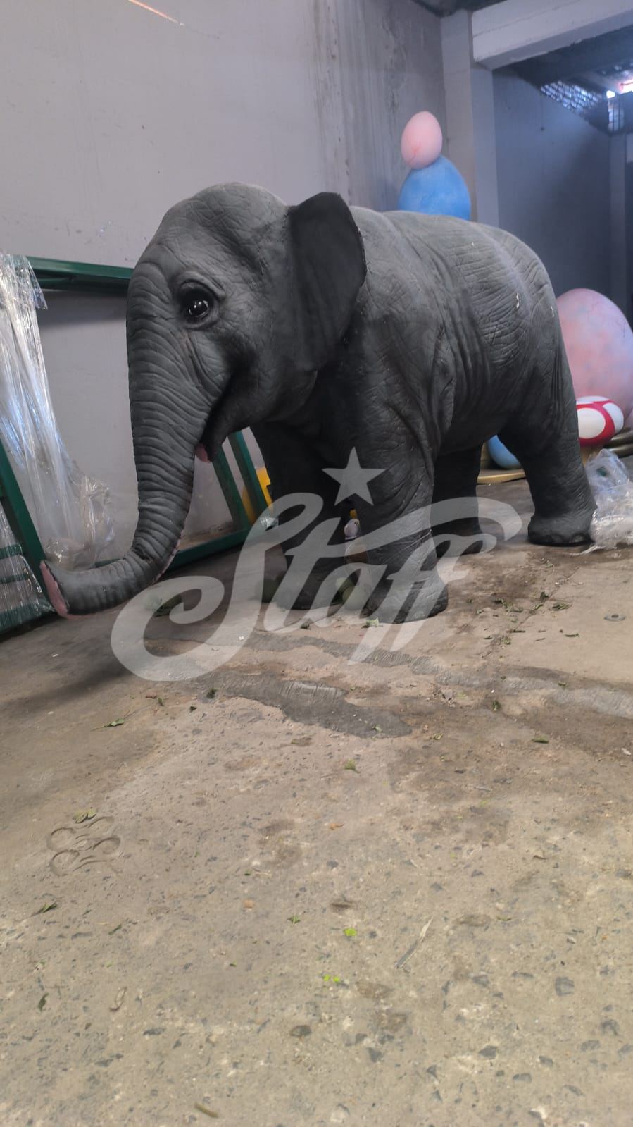 Elefante Bebe Realista.
