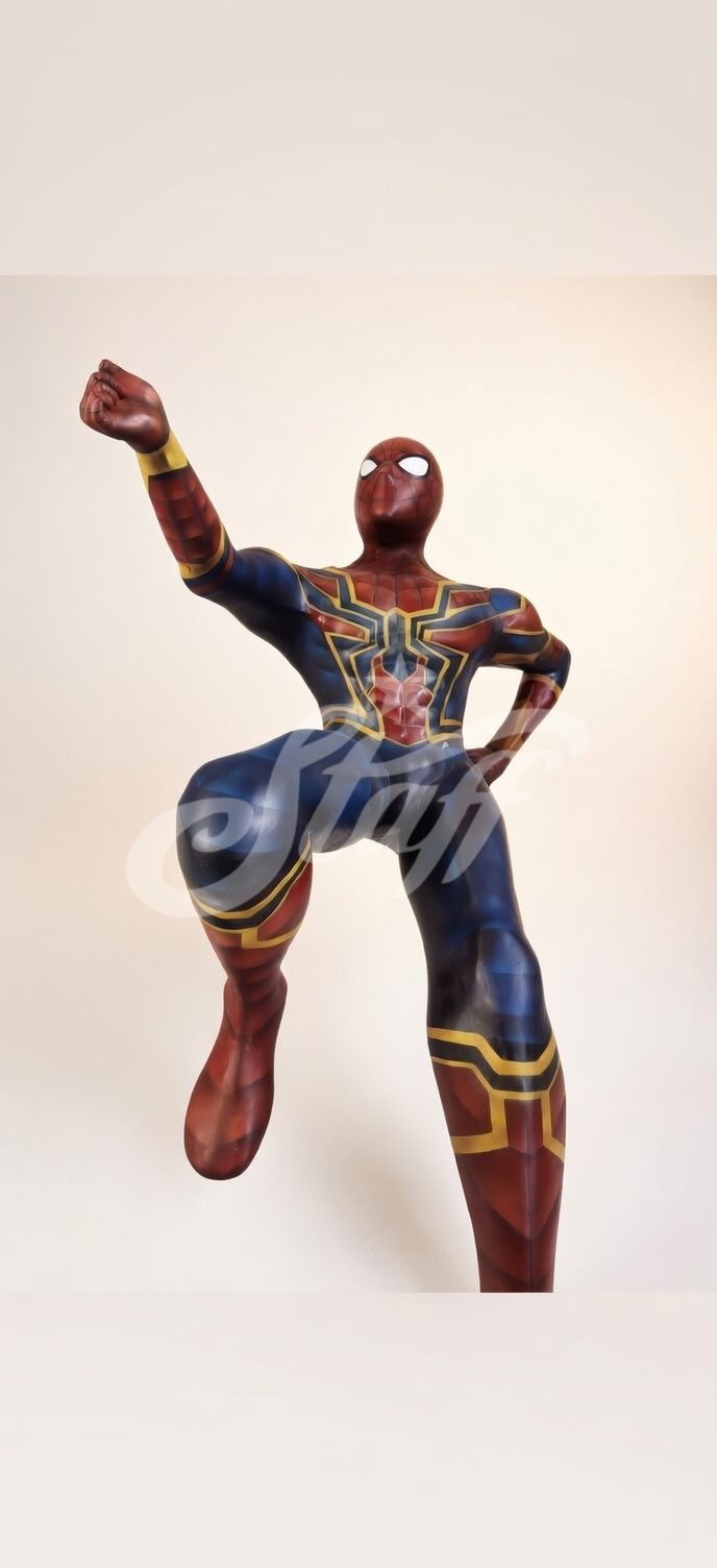 Spider-Man Gigante Pose Heroica