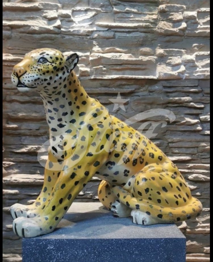 Jaguar Sentado Decorativo Manchado