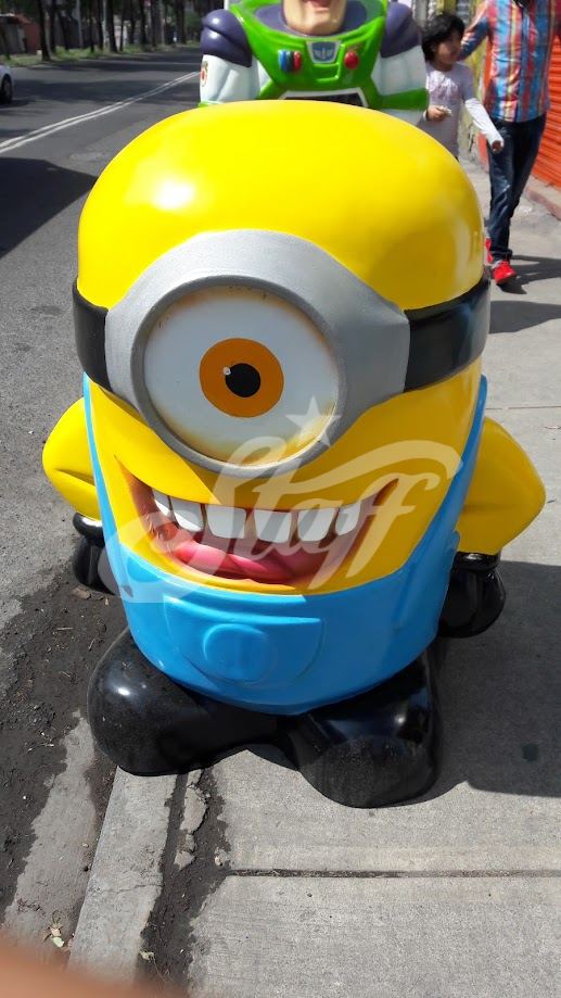 Minion Gigante Amarillo Sonriente