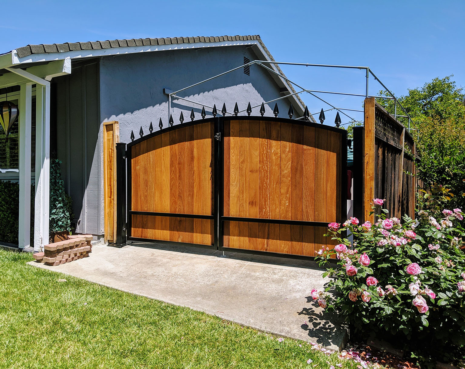 Customer-installed custom driveway gate 4