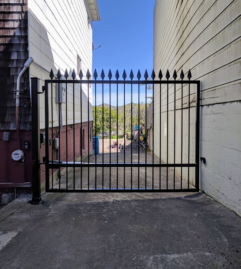 driveway gate in Portland — installer tips