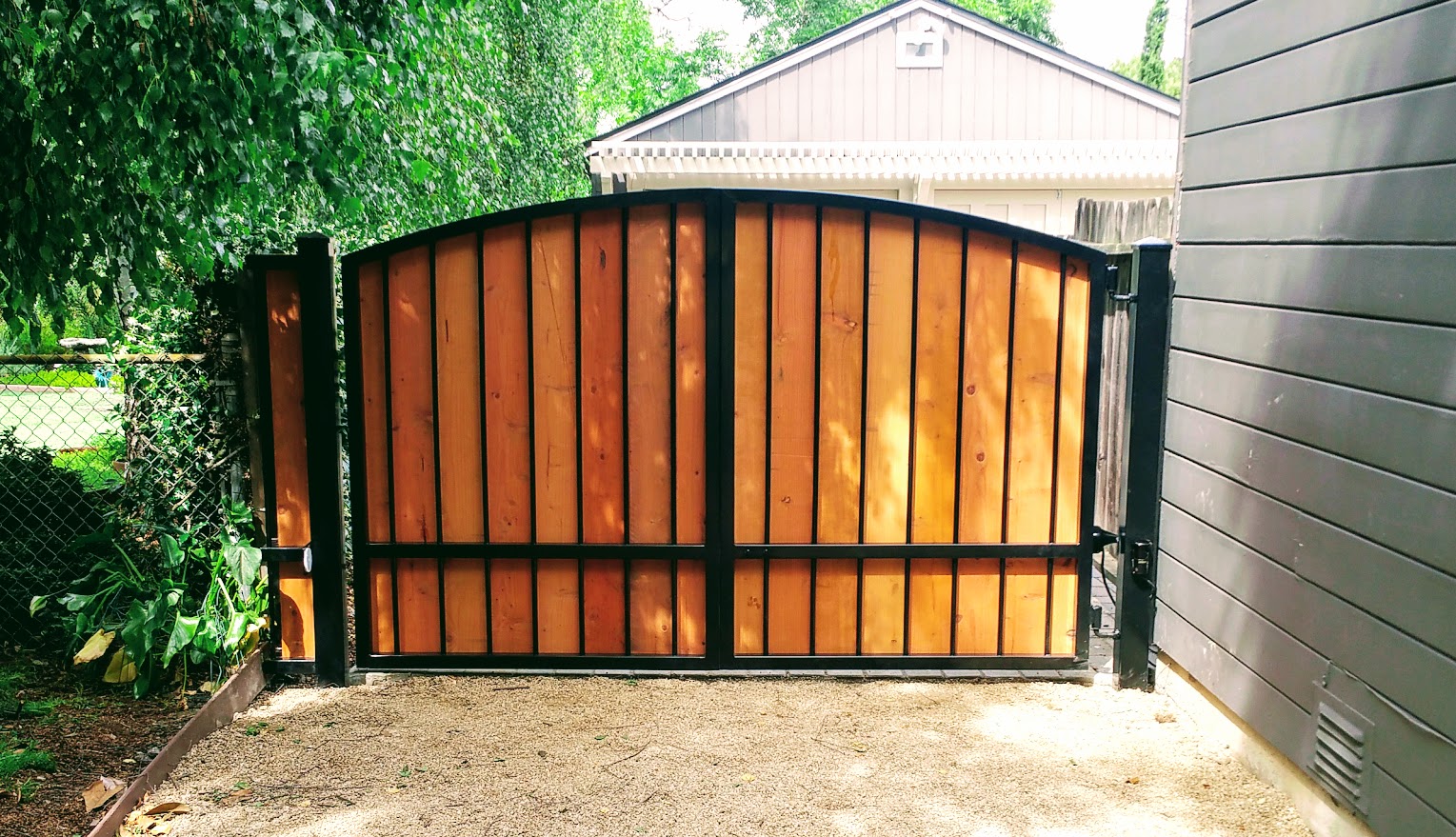 cantilever driveway gate — guide intro