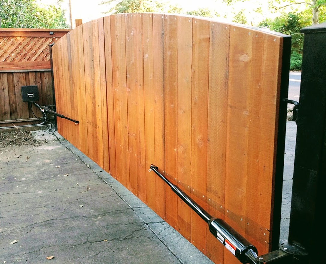 driveway gate in Houston — installer tips