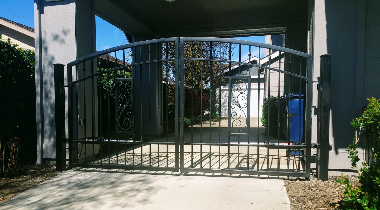 swing driveway gate — real-world project