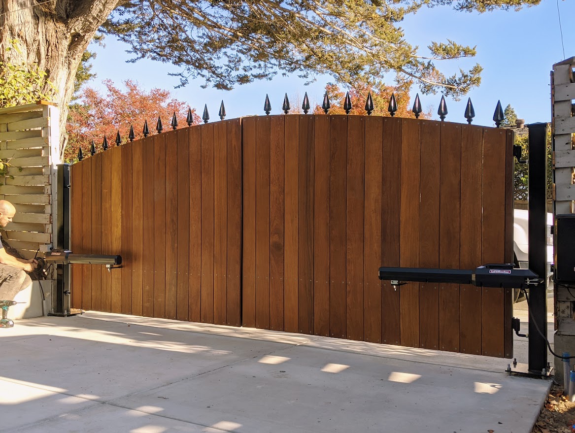 aluminum driveway gate