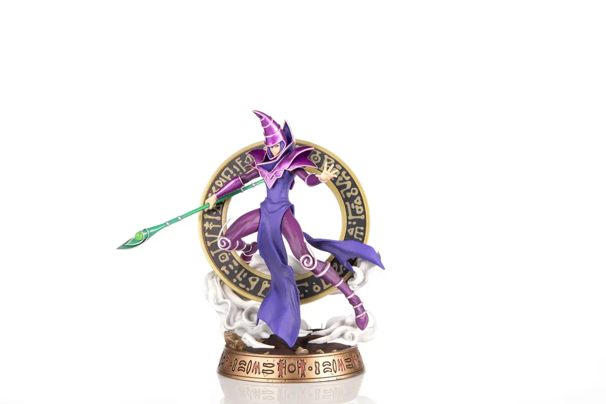 Yu-Gi-Oh! - First 4 Figures - Dark Magician (Purple Version) - Imagen 1