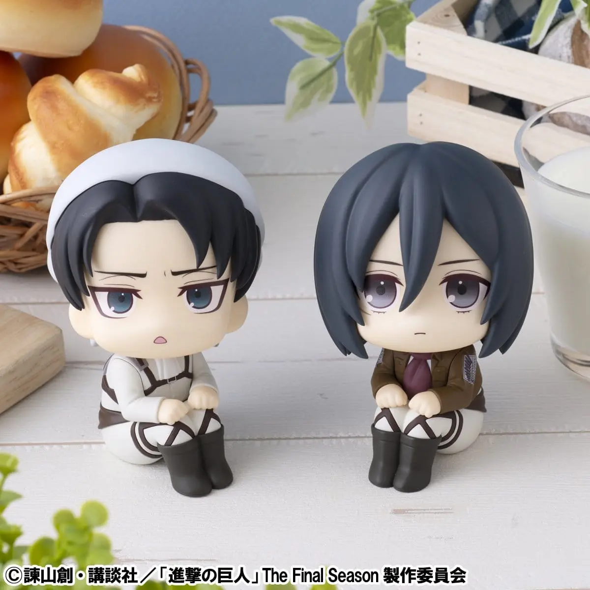 Attack on Titan - Look Up Series - Levi Ackerman (Cleaning up ver.) & Mikasa Ackerman (Set) - Imagen 1
