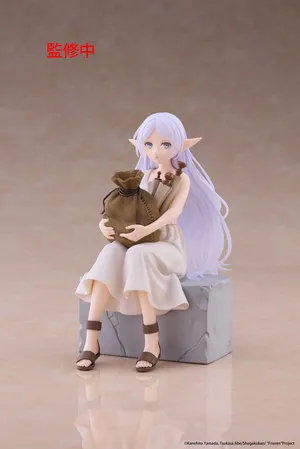 Frieren - Desktop Cute - Frieren (In-Training Ver.)