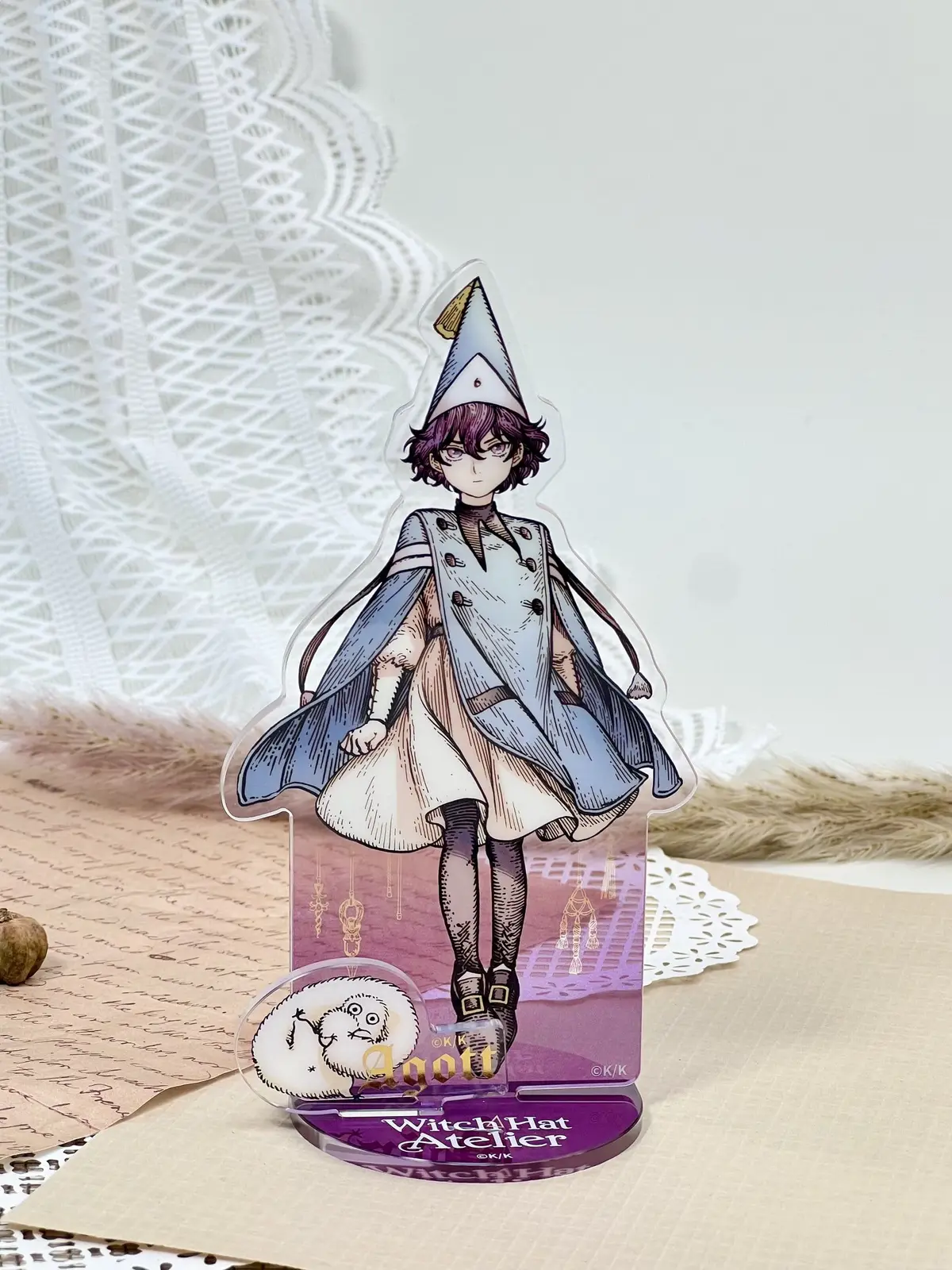 Witch Hat Atelier - Acrylic Stand - Agott Arklaum - Figura de anime coleccionable - Foto principal
