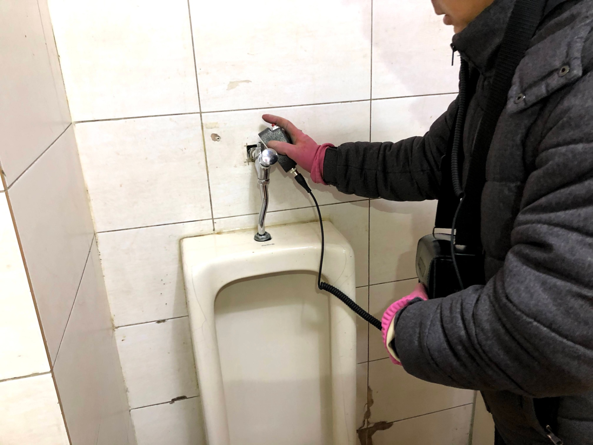대전 유성구 누수장비로 청음탐지중입니다.