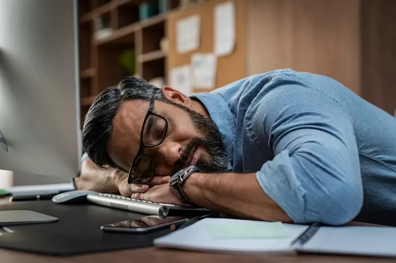 失眠症狀 - 這5大症狀你中了幾個？有幾個不同的跡象表明你可能患有失眠症