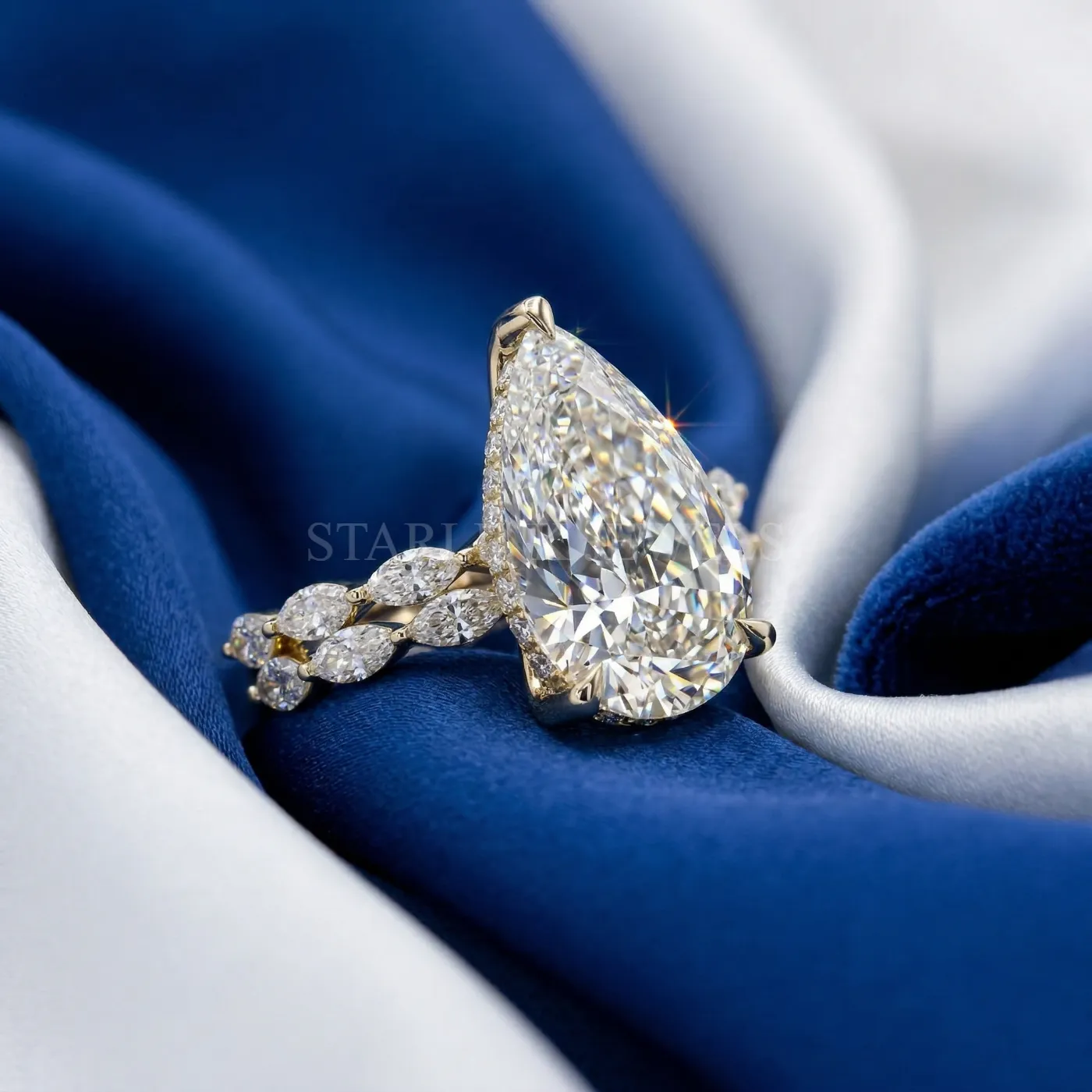 Pear Diamond Bridal Set (2 Rings Engagement + Band)