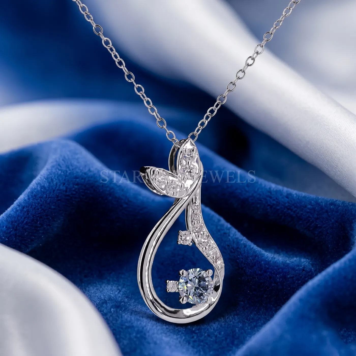 Elegant Diamond Floral Pendant