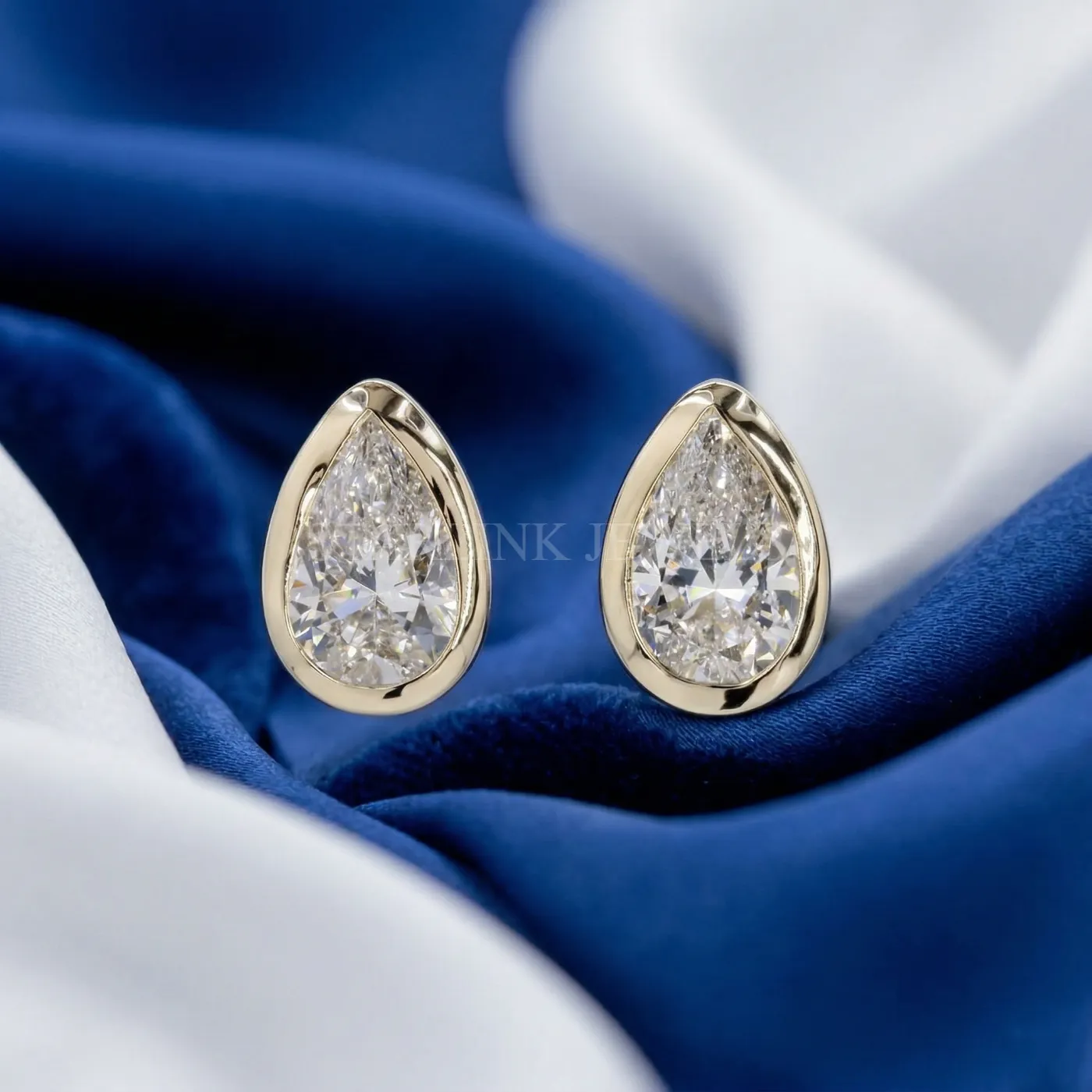 2 Ct Pear Diamond Stud Earrings