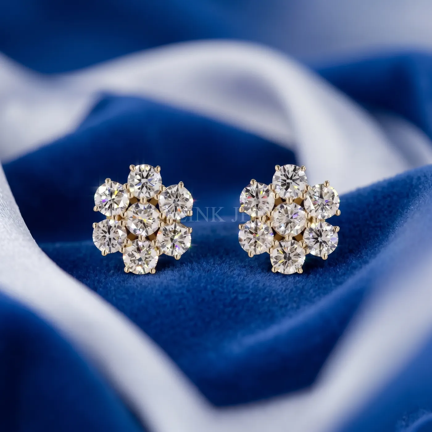 Round Diamond Cluster Stud Earrings