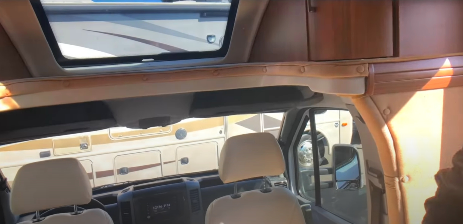 2015 Mercedes Itasca Navion 24G Interior
