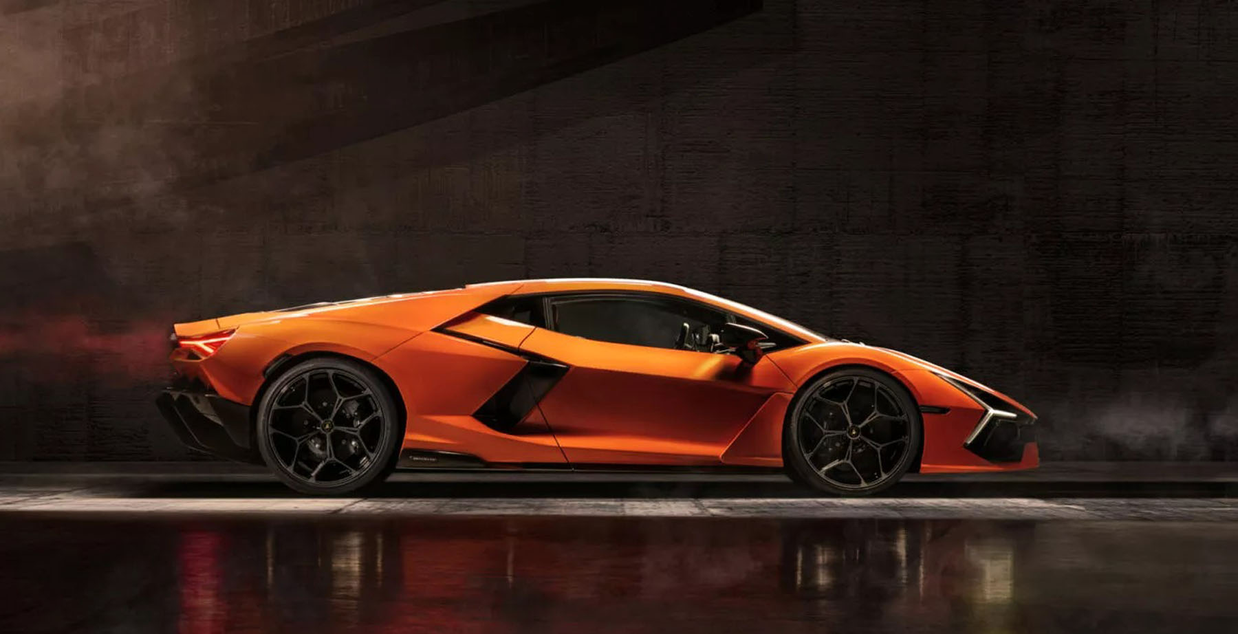 Lamborghini Revuelto