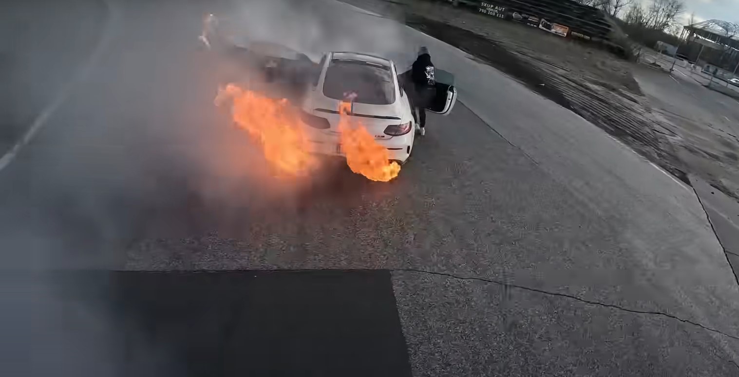 Mercedes AMG C63S Goes up in Flames