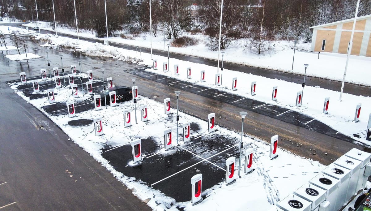 Tesla Supercharger in a snowy Mantorp