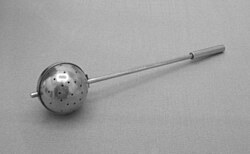 Tea infuser by Otto Rittweger, Josef Knau [de], and Wolfgang Tümpel [de] (1924)