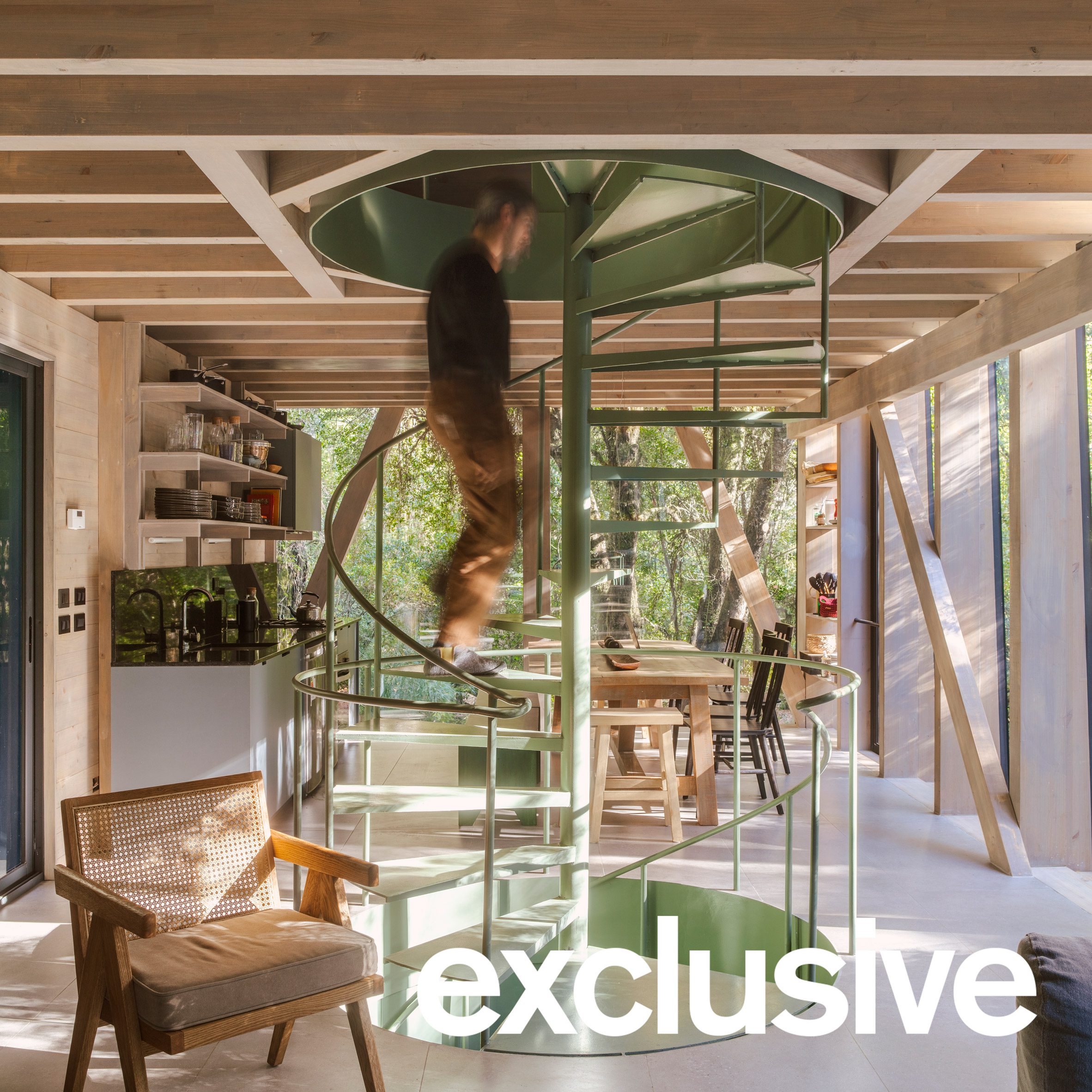 Iragüen Viñuela Arquitectos House by Fuy River mass timber