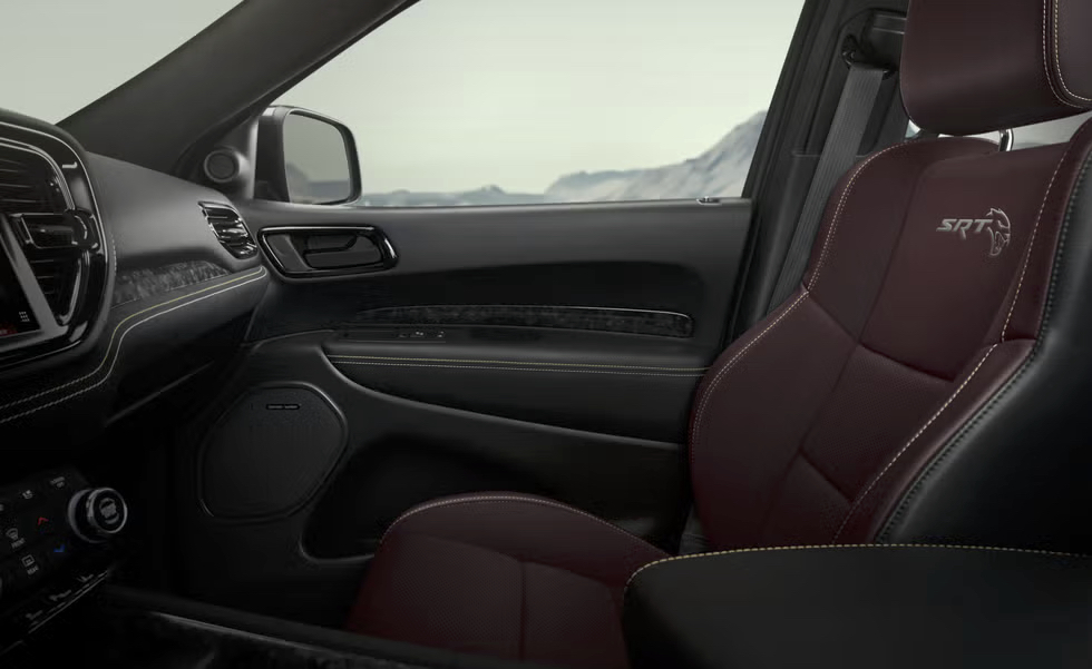 Vue sur le design intérieur du Dodge Durango 2025.