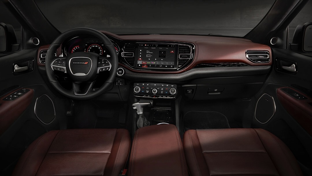 Grande vue sur le design intérieur du Dodge Durango 2021.