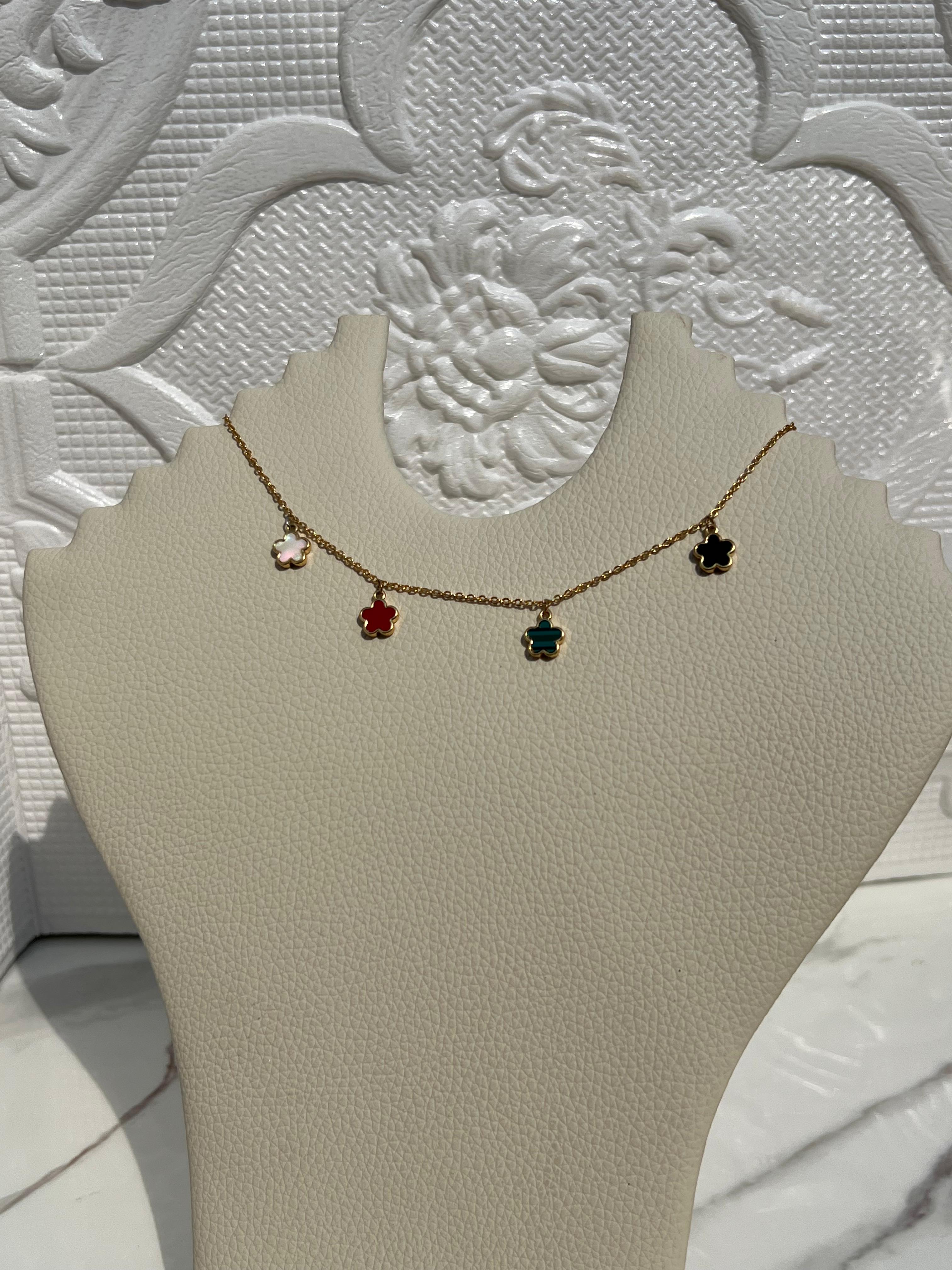 GARGANTILLA DE FLORES