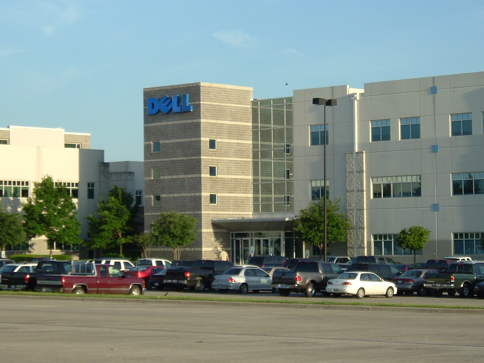 Dell headquarters buildings and company sign in Round Rock, Texas.