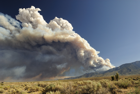 Can irrigation or rain clear wildfire smoke?