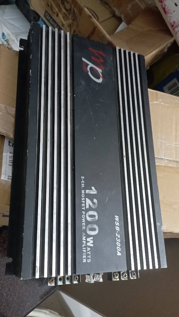 1200 w araç amfisi